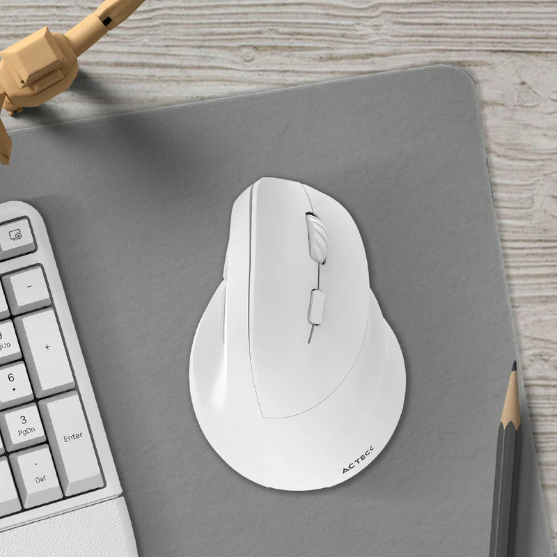 Mouse Acteck Virtuos Fitt Mi520 / Ergonomico / Vertical / Inalambrico / Dual Bluetooth + Adaptador Usb / 2400 Dpi / Recargable / Blanco / Ac-936231