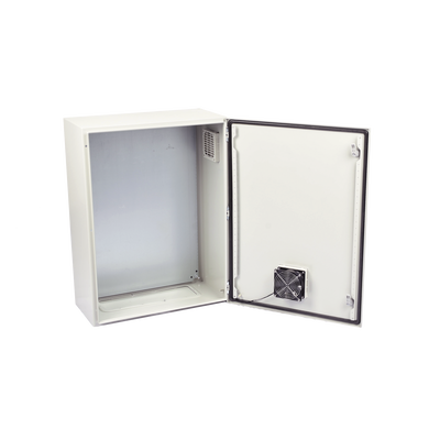 Gabinete Ventilado de Acero IP55 Uso en Exterior (600 x 800 x 300 mm) con Placa Trasera Interior Metálica y Compuerta Inferior Atornillable. Incluye Ventilador, Ventilas, filtros, Chapas y Llave T.