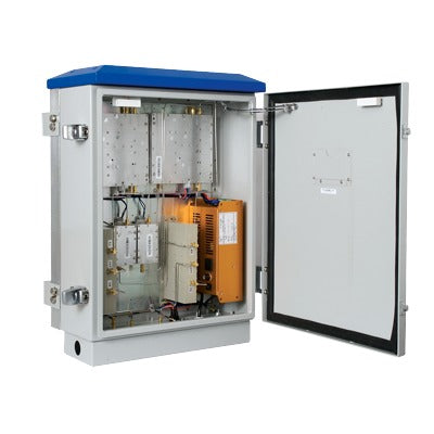 Repetidor De Señal Celular De Alta Potencia. Especial Para Crear Una Zona Celular En Áreas Rurales O Comunidades Alejadas. 95 Db De Ganancia, 20 Watts De Potencia, 1900 Mhz Banda De Frecuencia. Hasta 5 Km Lineales De Cobertura.