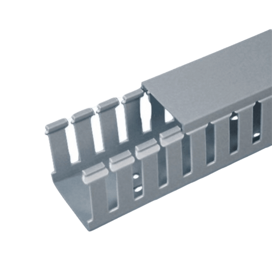 Canaleta Ranurada de PVC con Tapa, Tipo F, 32 mm de Ancho, 101.6 mm de Alto y 2 m de Largo, Color Gris